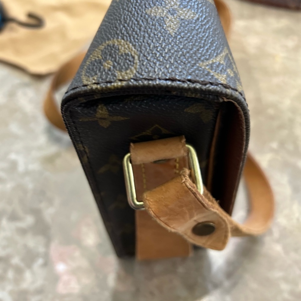 Elegant Brown and Tan Cartouchiere Crossbody Bag - Picture 11 of 17